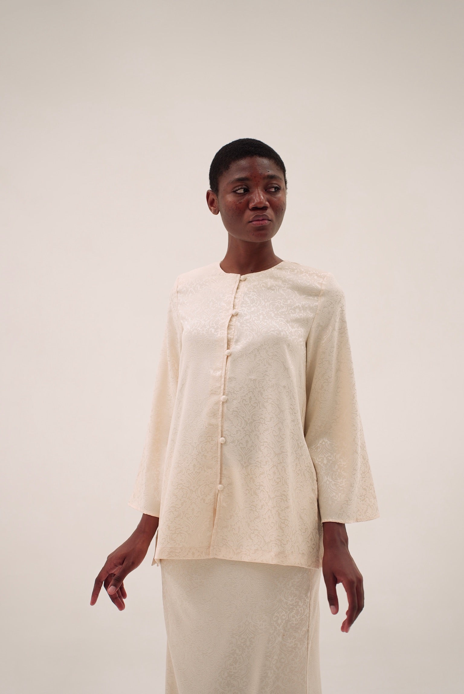 Modern kurung set Rumi relaxed straight fit blouse in sand with gold sheen